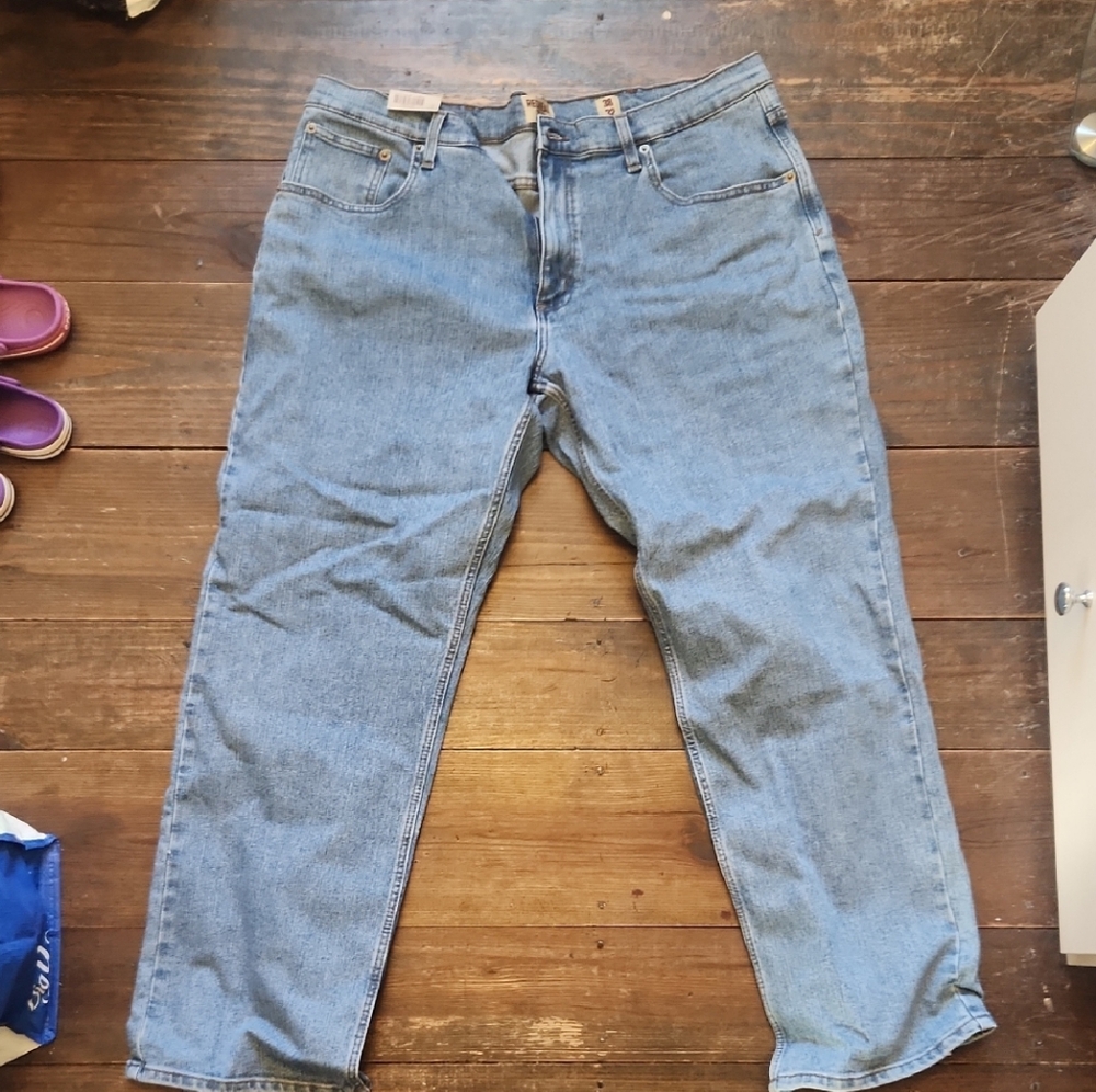 Red Head Relaxed Fit Jeans. Nwt. 38x32